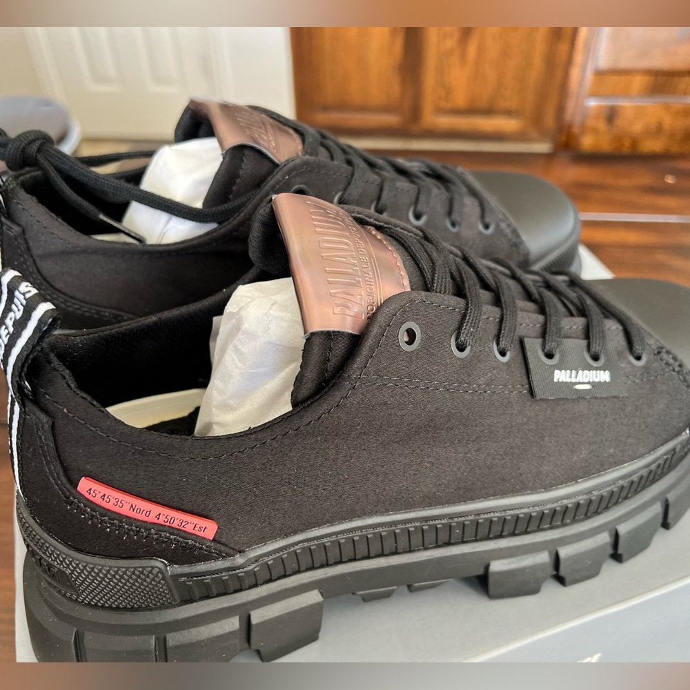 Palladium  Revolt Lo TX Platform Sneakers 10 - Picture 10 of 11